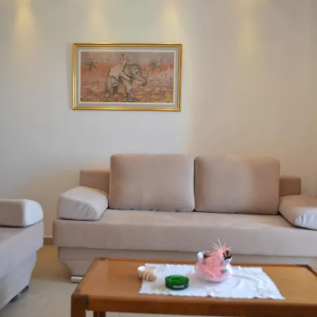 Blue Horizons Apartment *